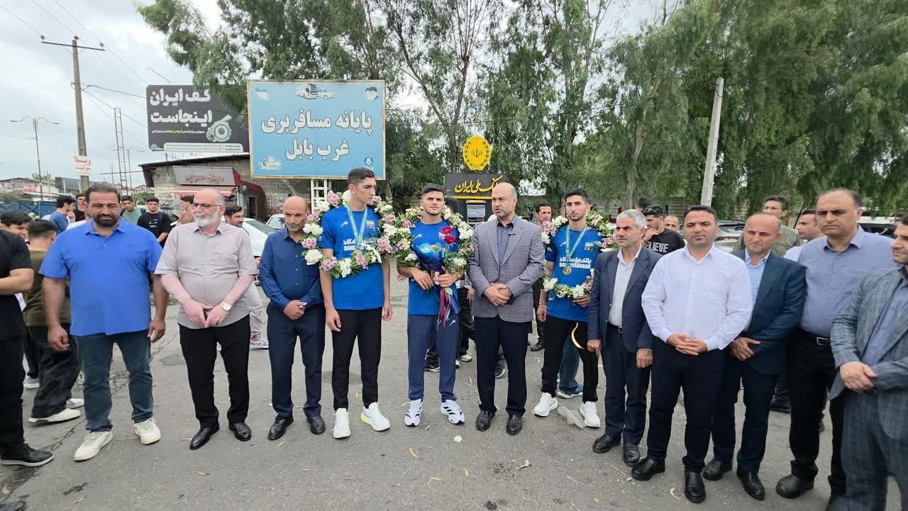 استقبال از سه ملی‌پوش والیبال در بابل