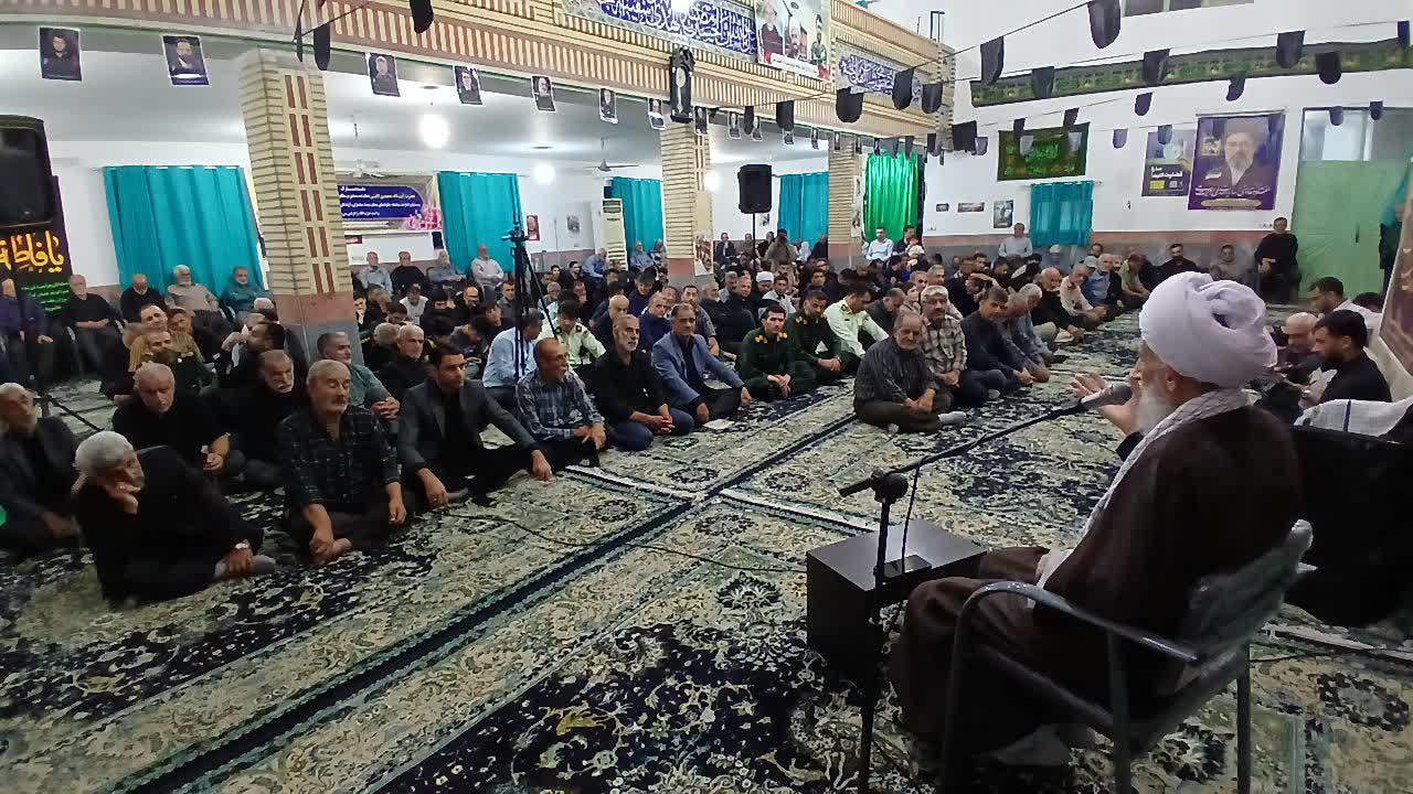 حضور مردم در میدان، رمز پیروزی در برابر استکبارگران است