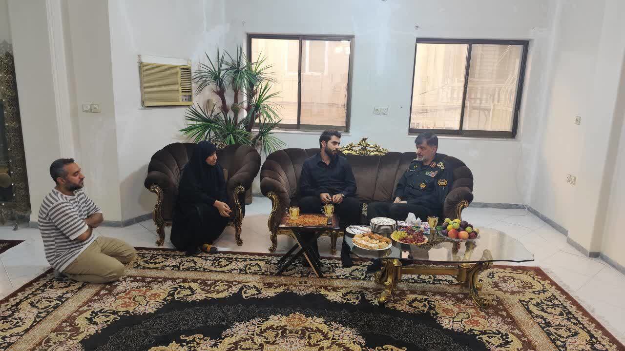دیدار فرمانده کل انتظامی کشور با خانواده پیشکسوت دفاع مقدس در مازندران