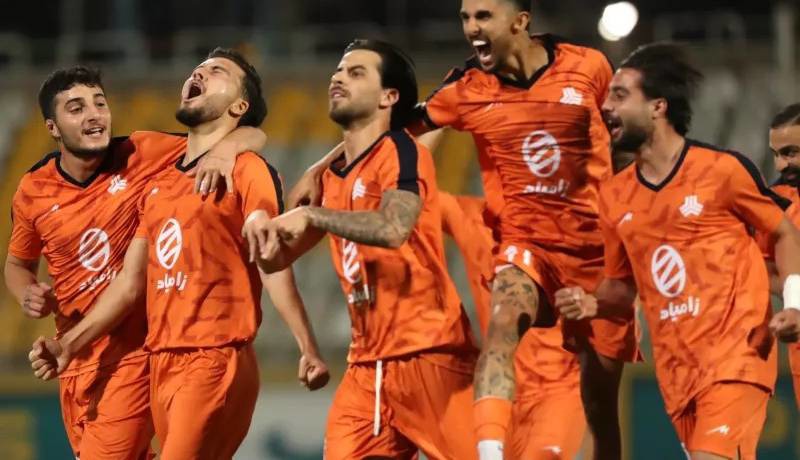 لیگ یک: ابی صادقی با توپ پر وارد شد