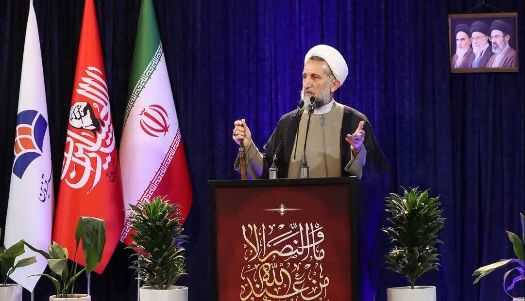 امام جمعه قزوین: نباید نقاط ضعف خود را به دشمن نشان دهیم