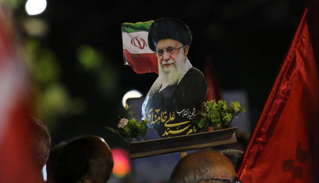 خطیب نماز جمعه کرمان: تجمعات شبانه مردم، پشتیبان رزمندگان و مسئولان است