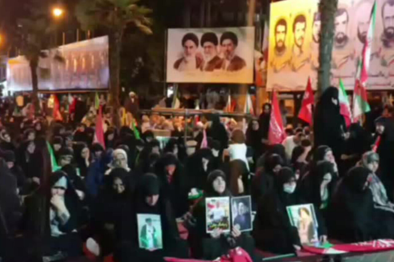 اجتماع خونخواهی رهبر شهید در نوشهر