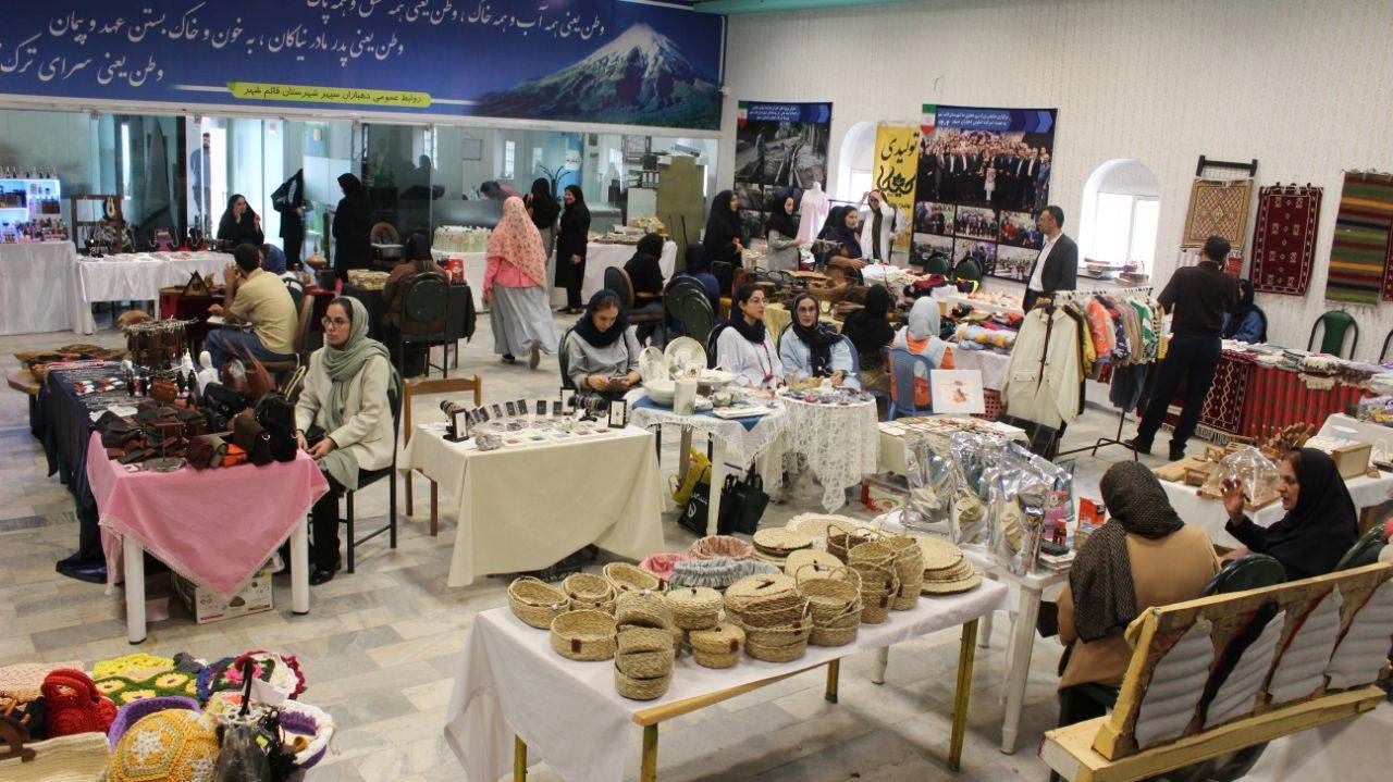 گشایش نمایشگاه "هزار میدان هزار بازار" در قائم شهر
