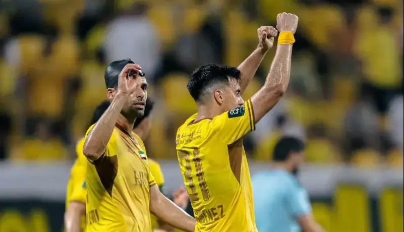 درخشش یک نیمه‌ای مقابل رفقا؛ سر طارمی شکست و گل ساخت!