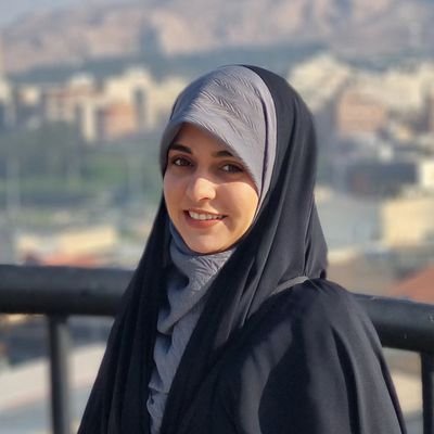 من از تمام دختران شهر سر بودم...